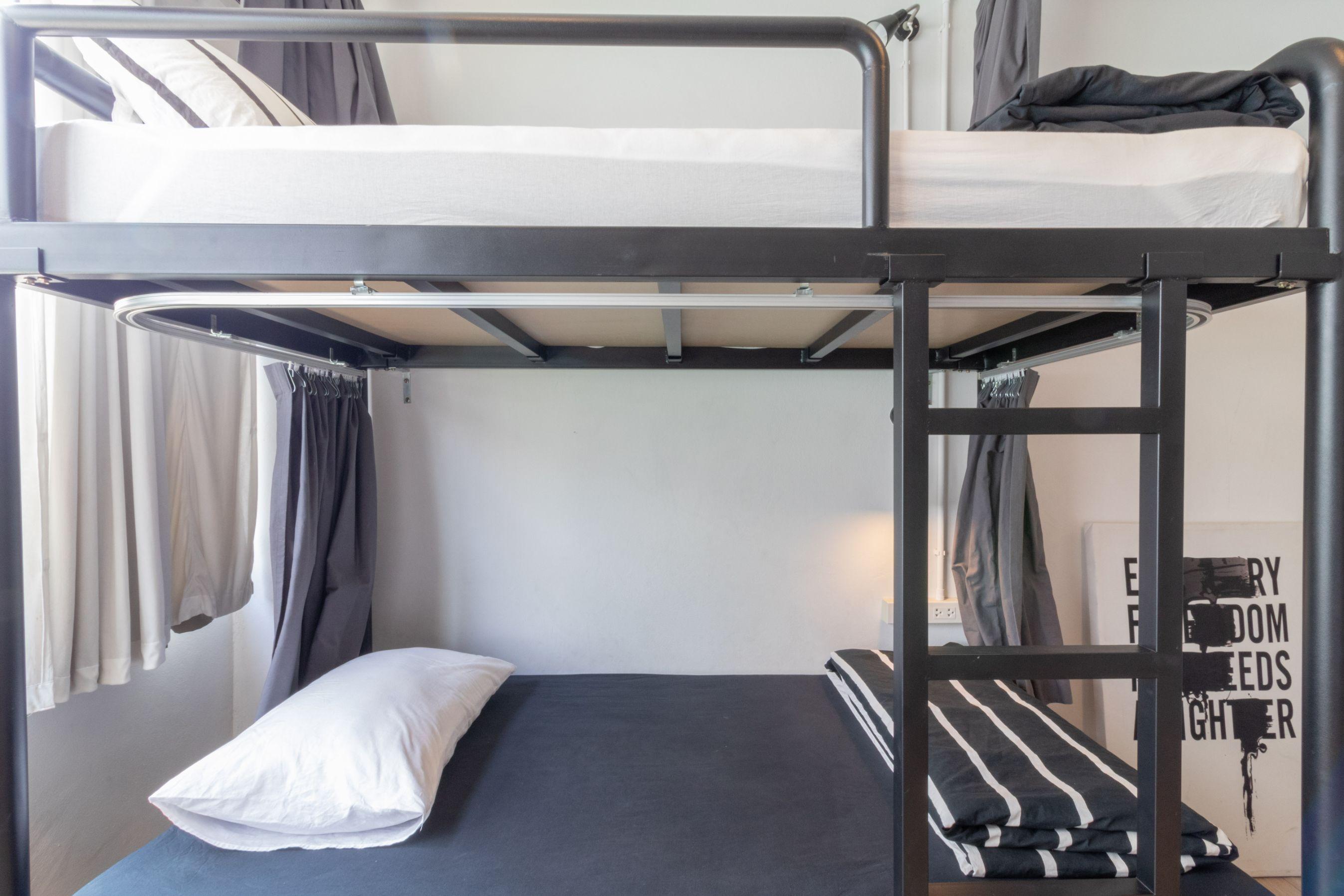 Beige Poshtels + Netflix Hostel Bangkok Kültér fotó