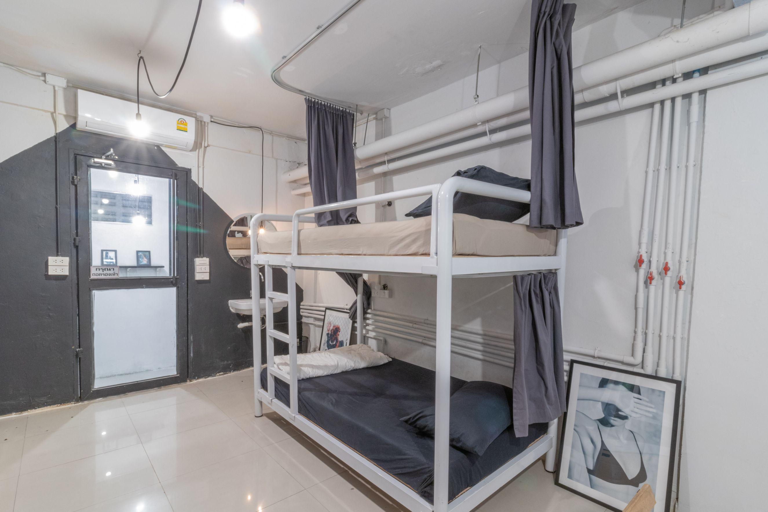 Beige Poshtels + Netflix Hostel Bangkok Kültér fotó