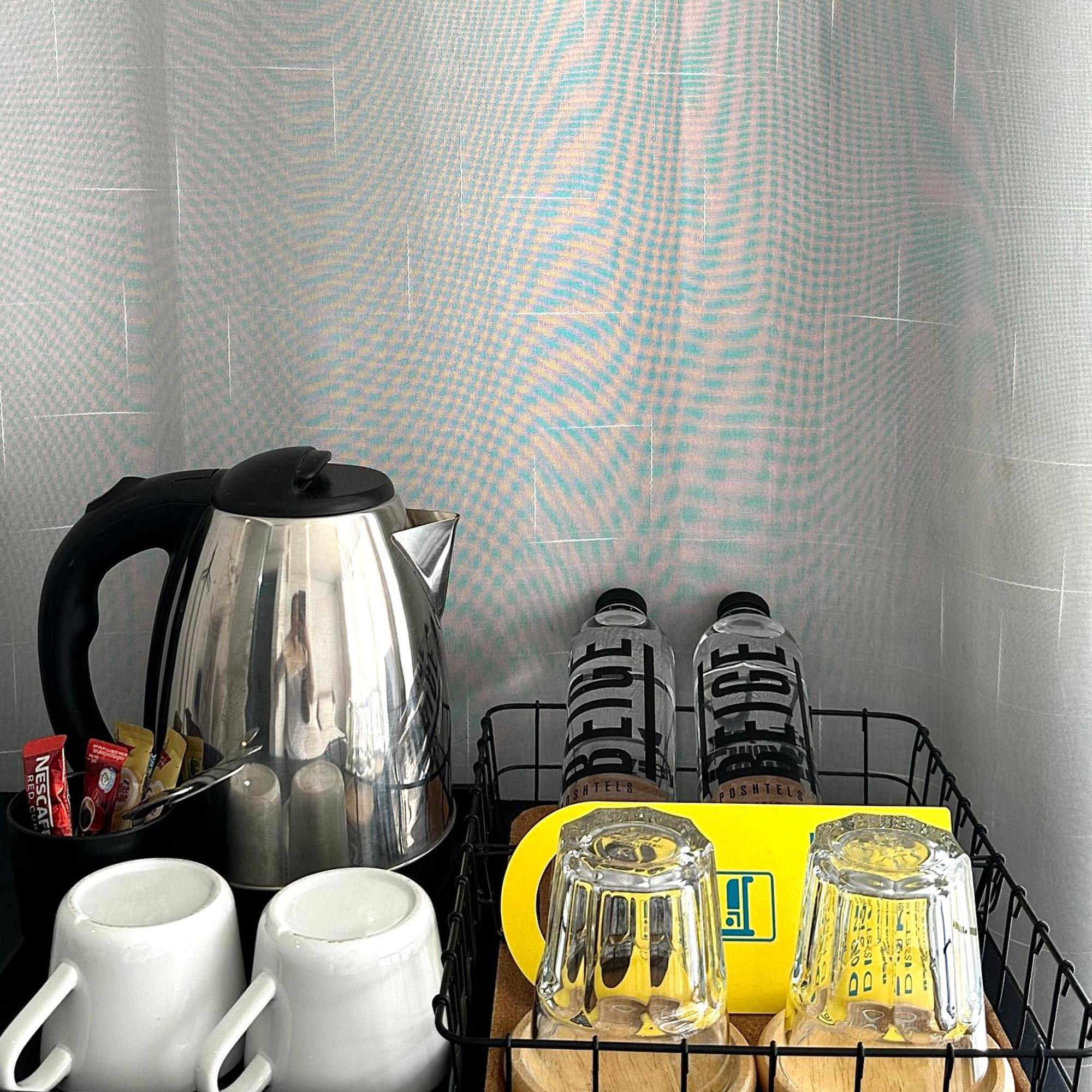 Beige Poshtels + Netflix Hostel Bangkok Kültér fotó