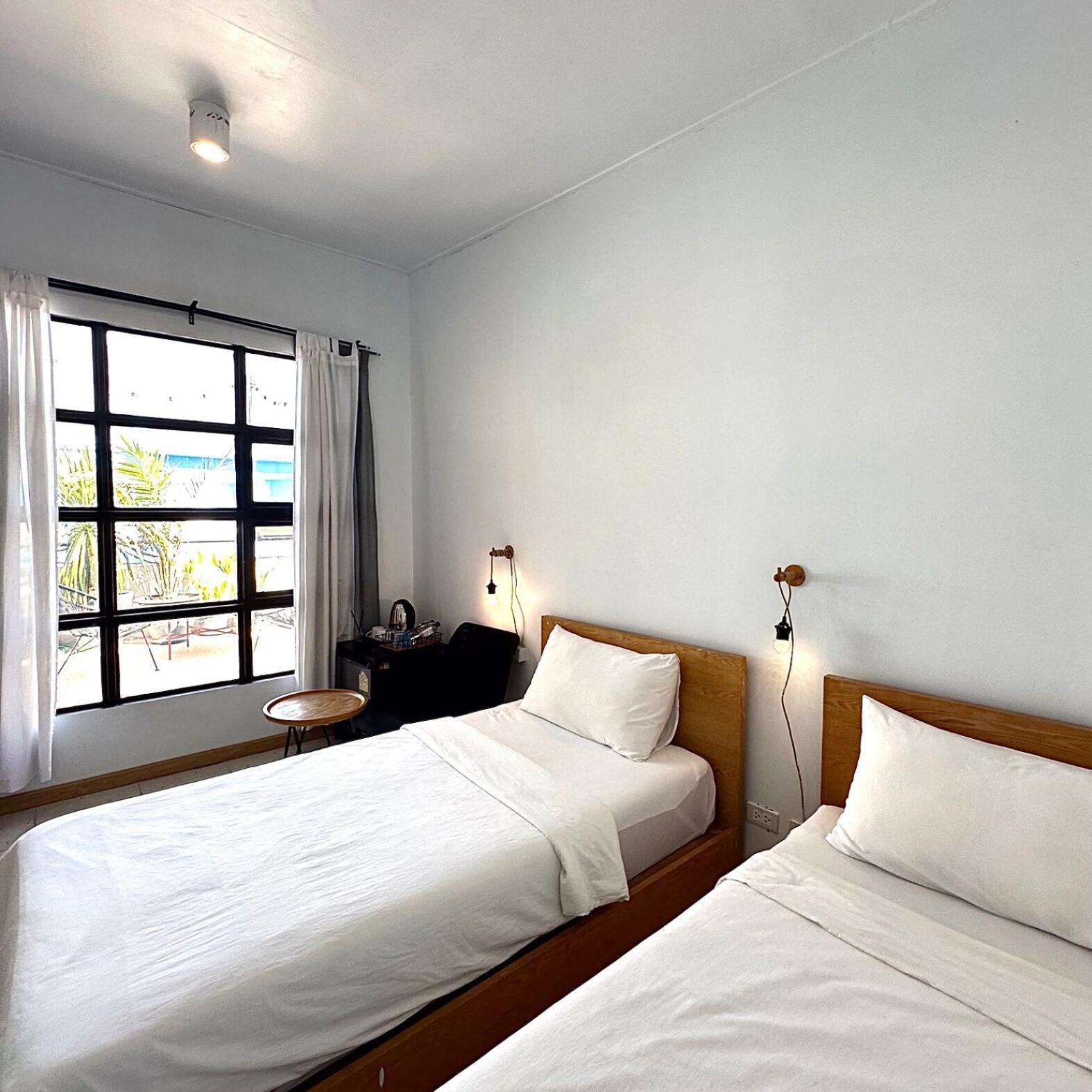 Beige Poshtels + Netflix Hostel Bangkok Kültér fotó