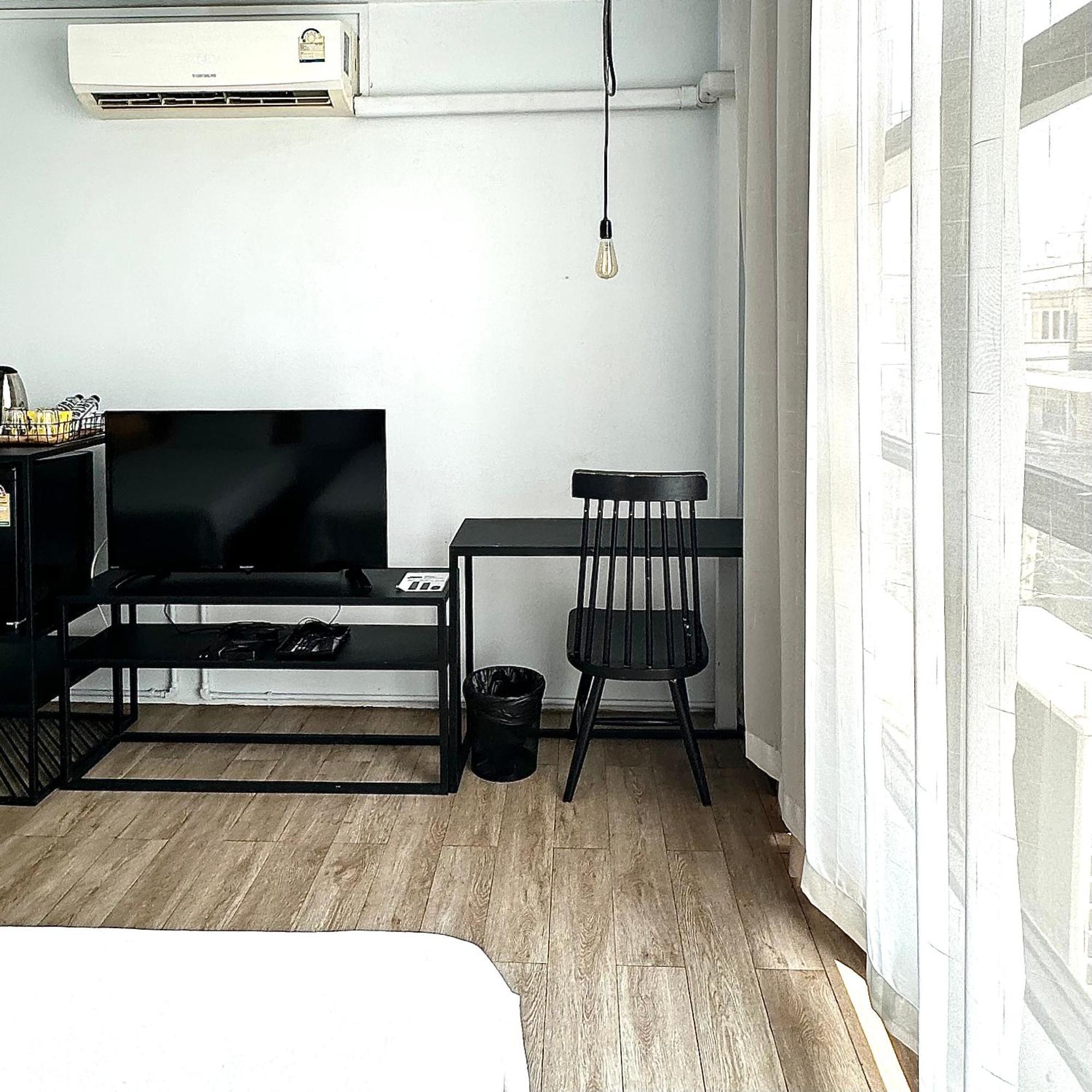 Beige Poshtels + Netflix Hostel Bangkok Kültér fotó