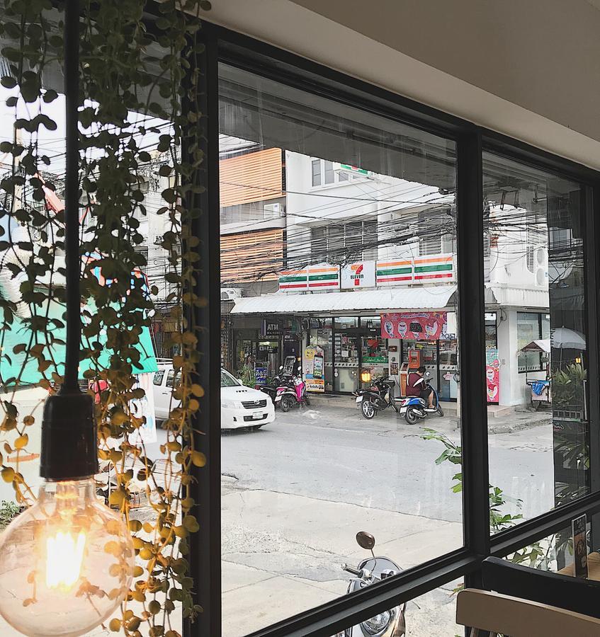 Beige Poshtels + Netflix Hostel Bangkok Kültér fotó