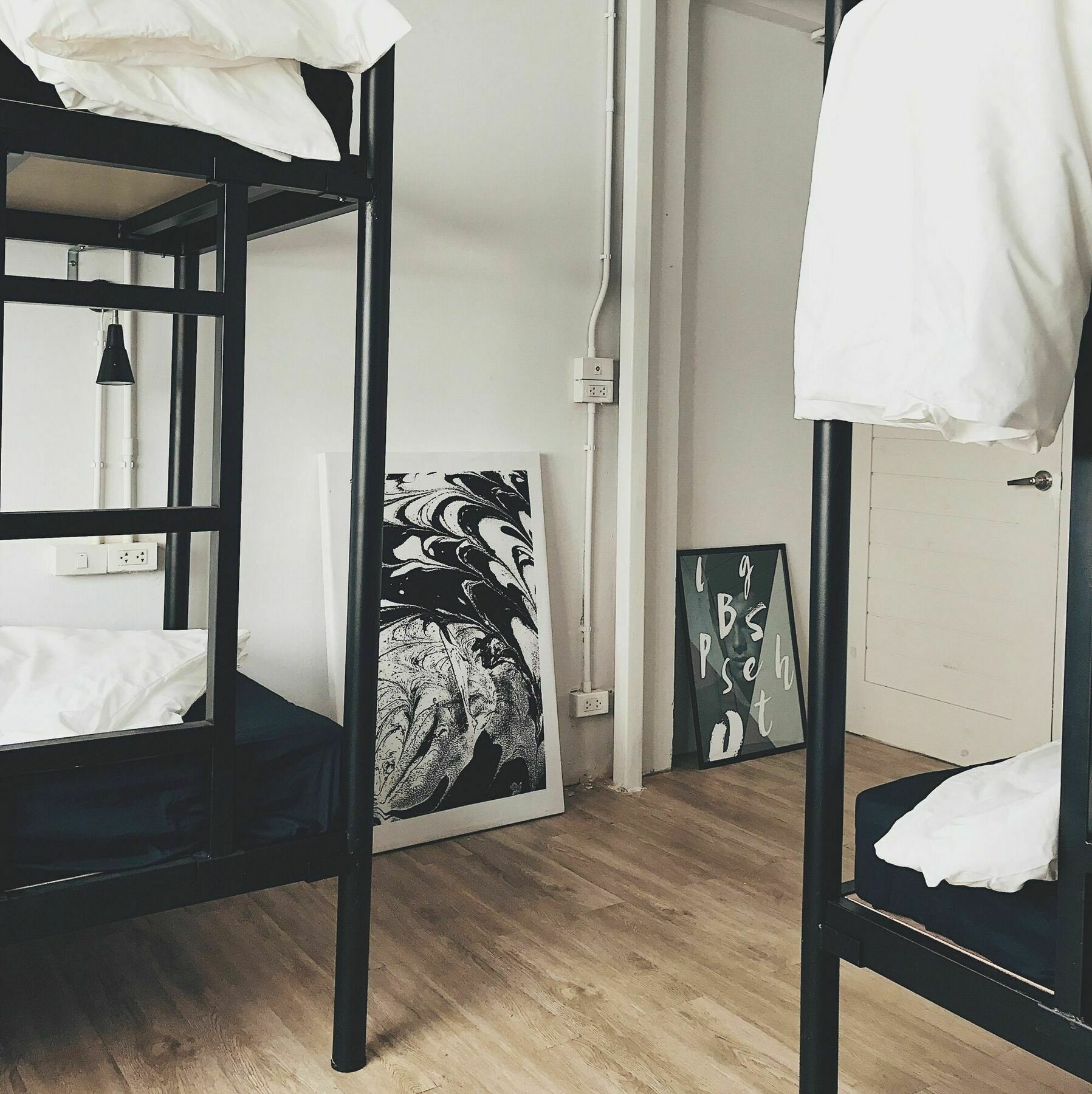 Beige Poshtels + Netflix Hostel Bangkok Kültér fotó